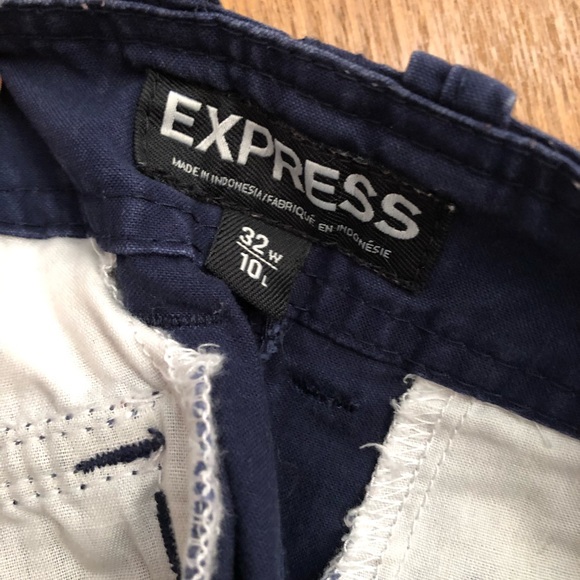 Express for men navy blue cargo shorts - Picture 3 of 3